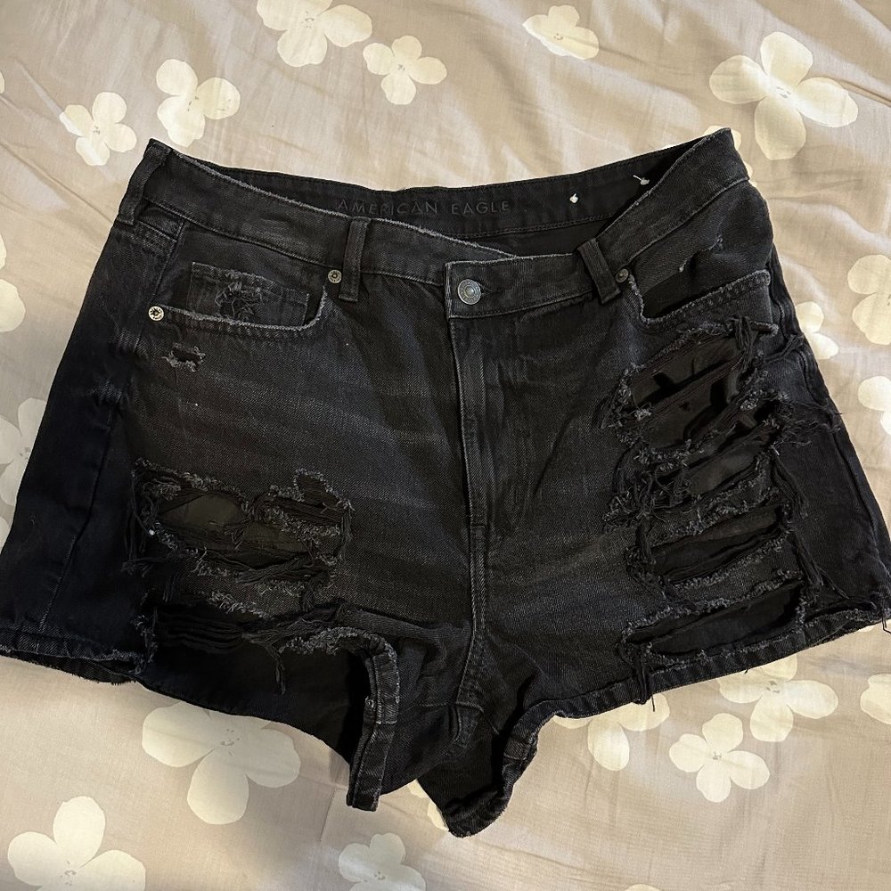 American Eagle black shorts